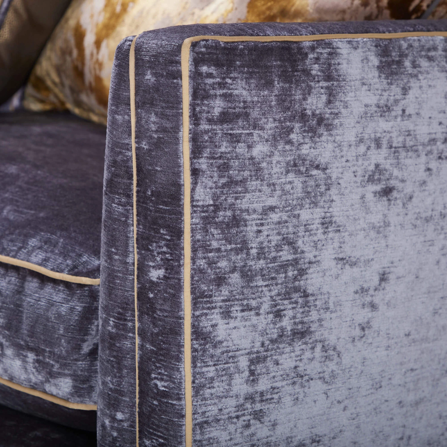 Duresta Collingwood Monarch Ash Fabric 2.5 Seater Sofa 8 Duresta Collingwood Monarch Ash Fabric 2.5 Seater Sofa - Image 6