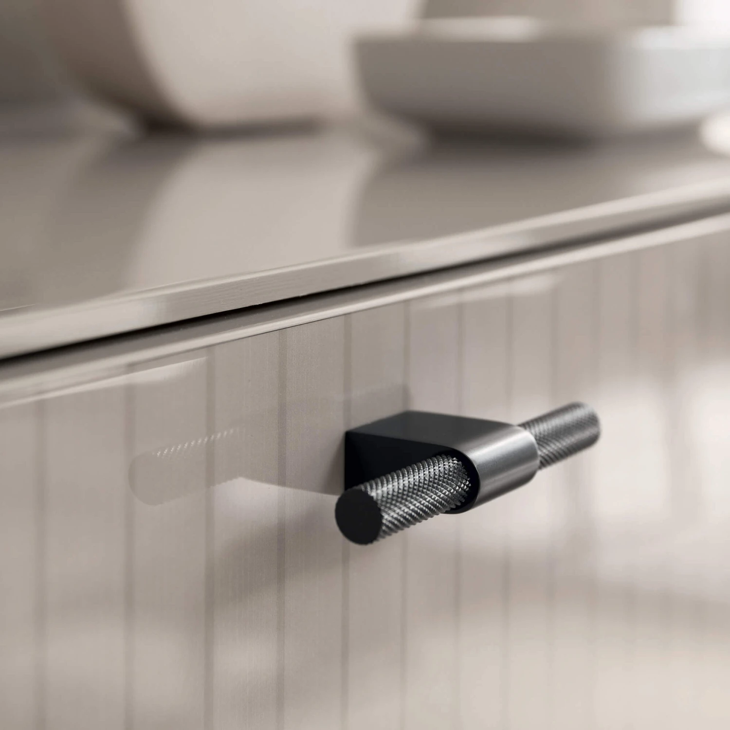 Caren High Gloss Pearl Line 214cm 3 Door Sideboard 5 Caren High Gloss Pearl Line 214cm 3 Door Sideboard - Image 3