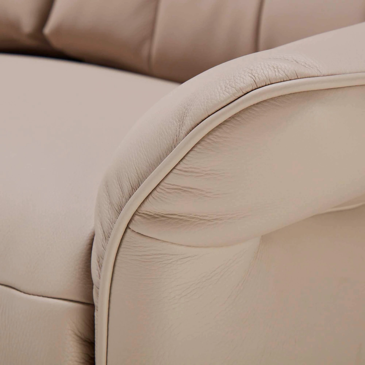 Himolla Lupo Cream Leather 2 Seater Electric Recliner Sofa 11 Himolla Lupo Cream Leather 2 Seater Electric Recliner Sofa - Image 9