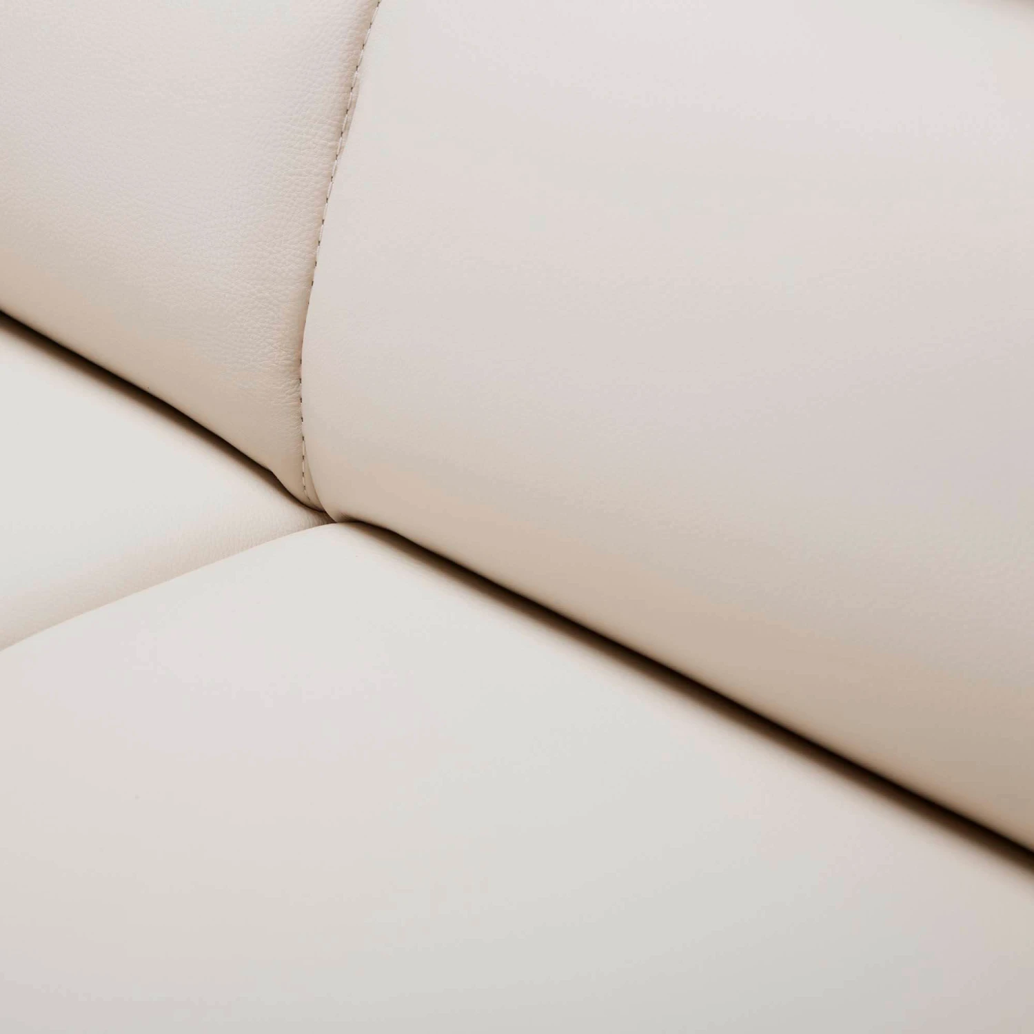 Natuzzi Gioia Dream White Leather Loveseat 10 Natuzzi Gioia Dream White Leather Loveseat - Image 8