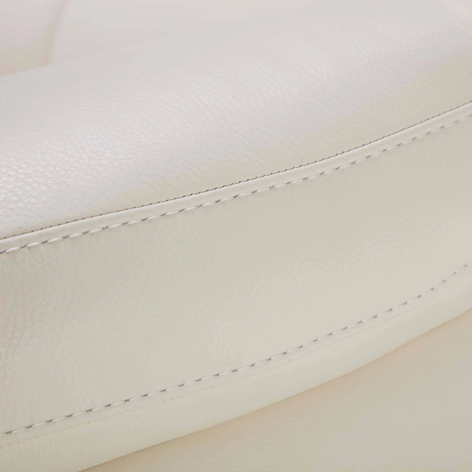 Natuzzi Gioia Dream White Leather Loveseat 9 Natuzzi Gioia Dream White Leather Loveseat - Image 7