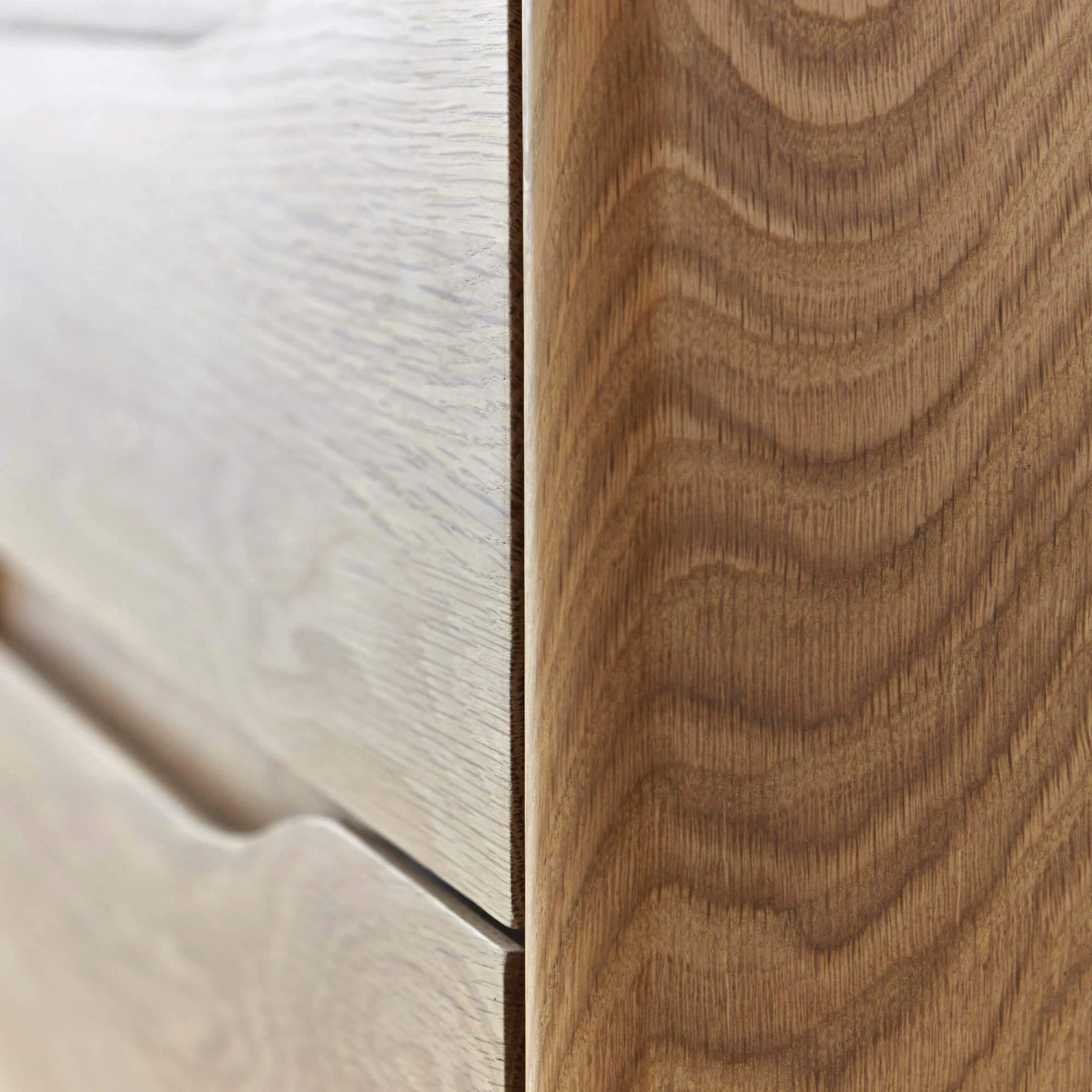 Ercol Romana Solid Oak Large 2 Door 3 Drawer Sideboard 6 Ercol Romana Solid Oak Large 2 Door 3 Drawer Sideboard - Image 4