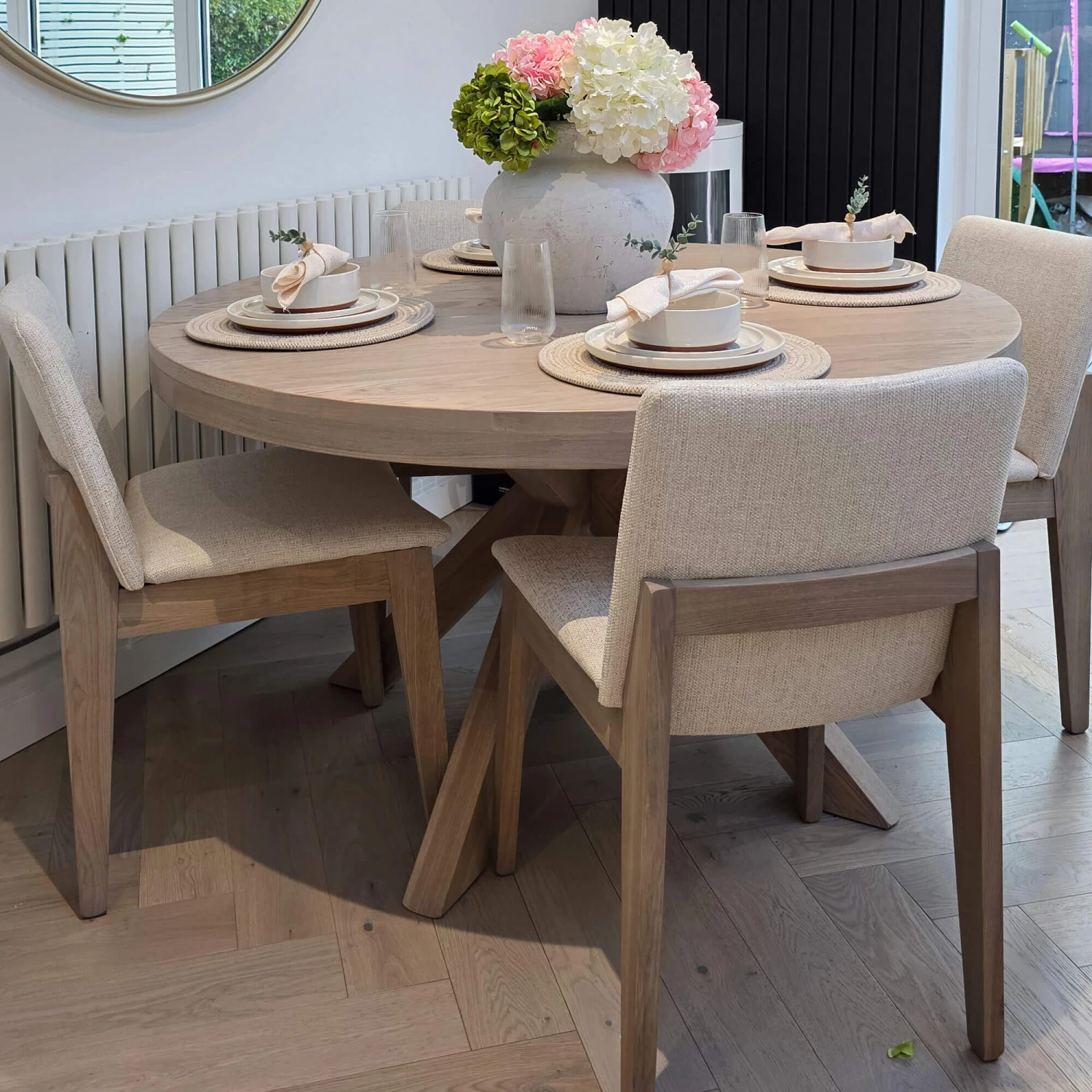 Farrington Round Oak Dining Table 3 Farrington Round Oak Dining Table