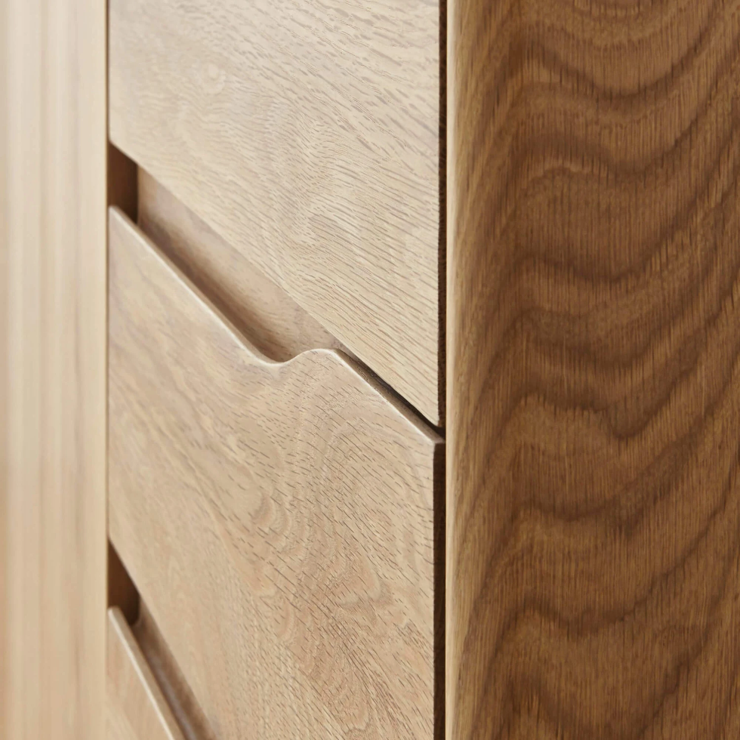 Ercol Romana Solid Oak Large 2 Door 3 Drawer Sideboard 7 Ercol Romana Solid Oak Large 2 Door 3 Drawer Sideboard - Image 5