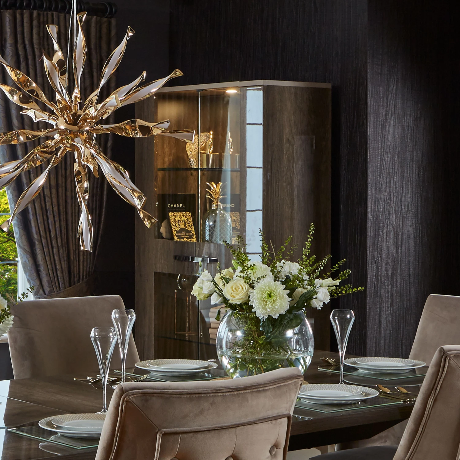 Medina 2 Door Display Cabinet 5 Medina 2 Door Display Cabinet - Image 3